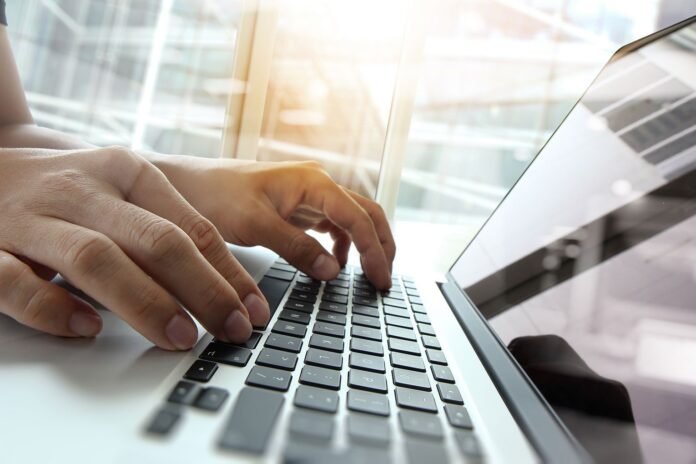 pc-keyboard-tech-laptop