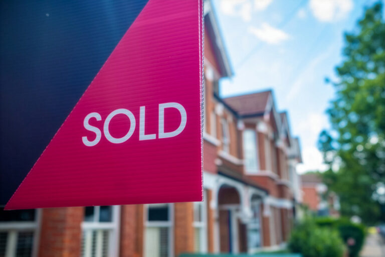 ClozeSure launches with IS2 to guarantee property sales after exchange