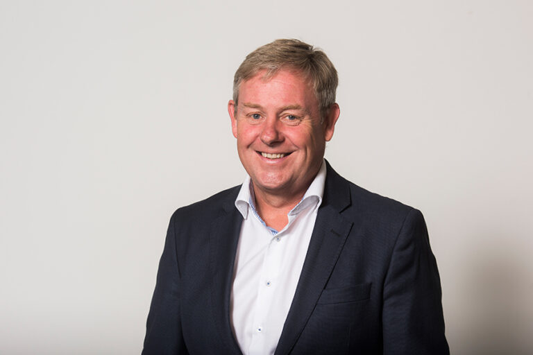 Moray Hulme retires from Paragon Bank