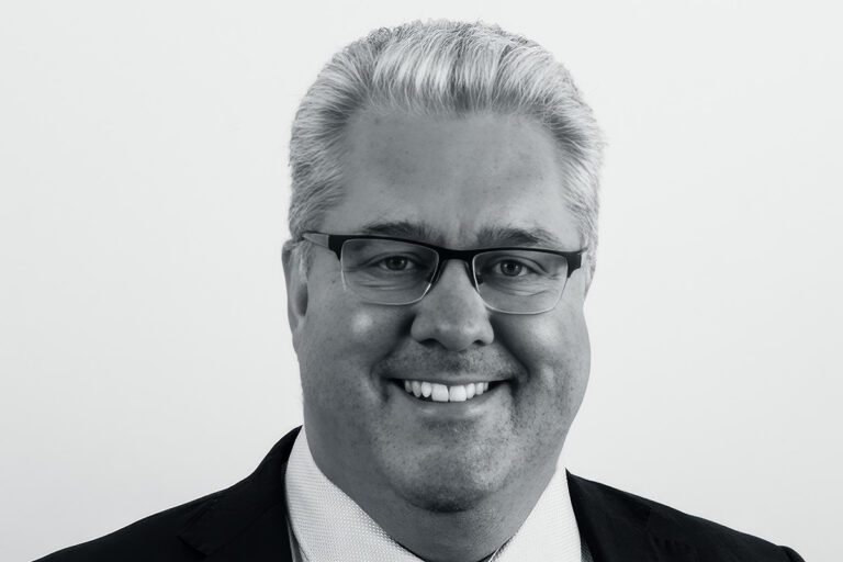 Linear Financial Solutions head retires