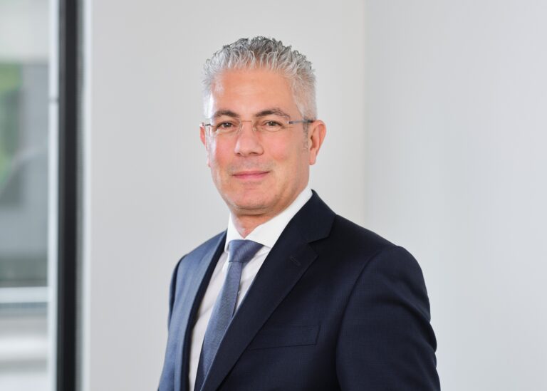 Brett Hill, Broadstone