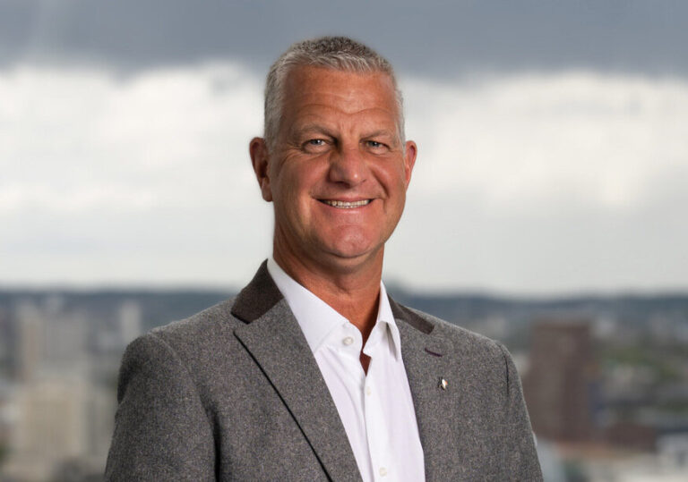 Nigel Robbins, MT Finance