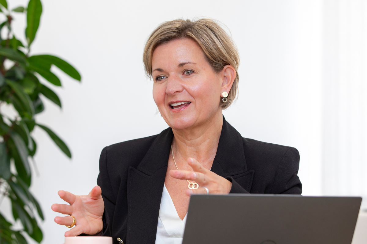 Louisa Sedgwick, Paragon