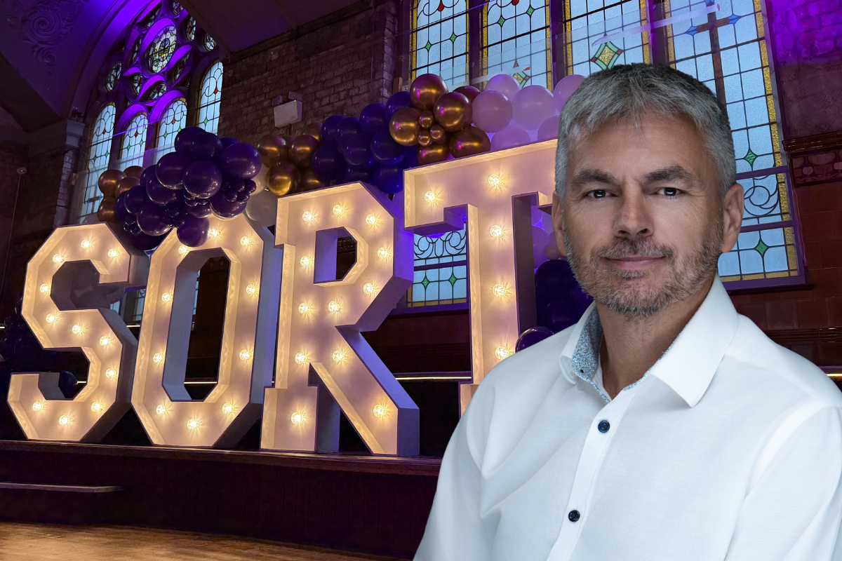 Kevin Tunnicliffe, Sort